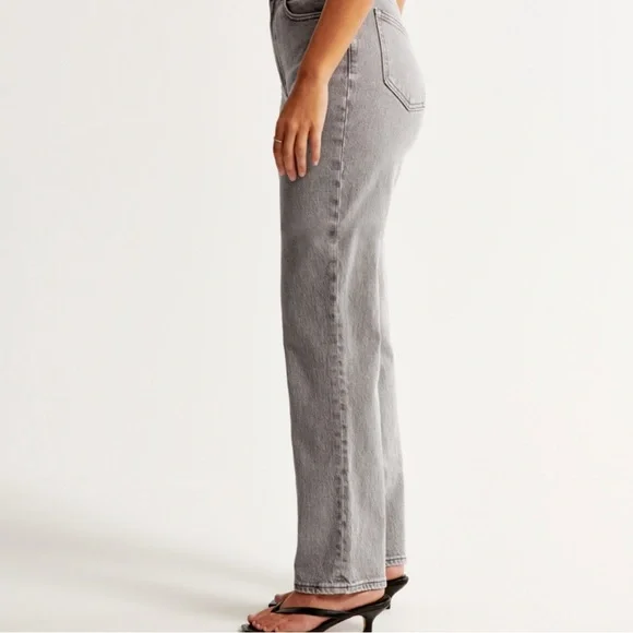 Curve Love Ultra High Rise 90s Straight Jean, Light with Criss-Cross Waistband - Picture 7 of 7